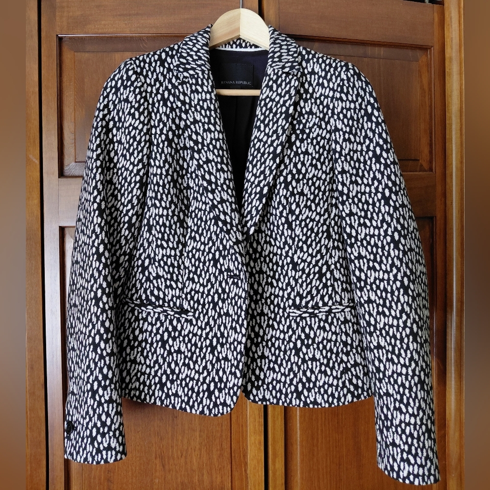 Banana Republic Black and White Patterned Blazer
